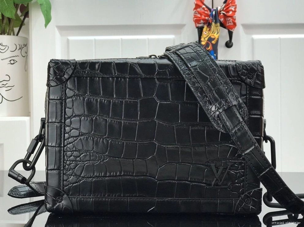 SOFT LOUIS VUITTON TRUNK 0824